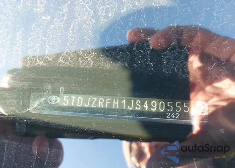 2018 Toyota Highlander Xle z USA, uszkodzony, nr VIN 5TDJZRFH1JS490555